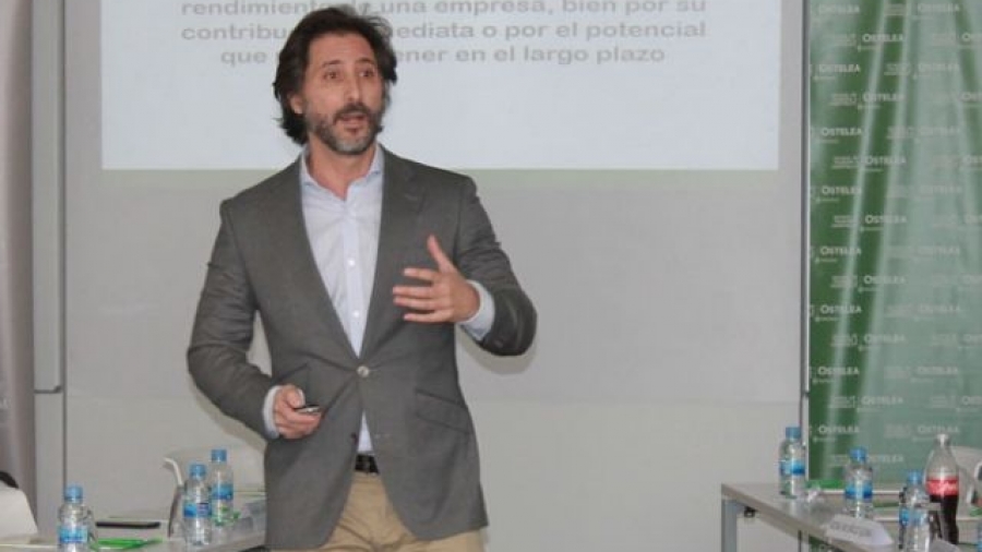 Arturo Cuenllas, director del Máster en Dirección Hotelera y Restauración de Ostelea
