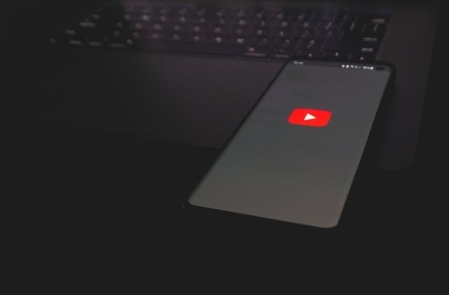YouTube insertará anuncios en canales no partners sin pagarles