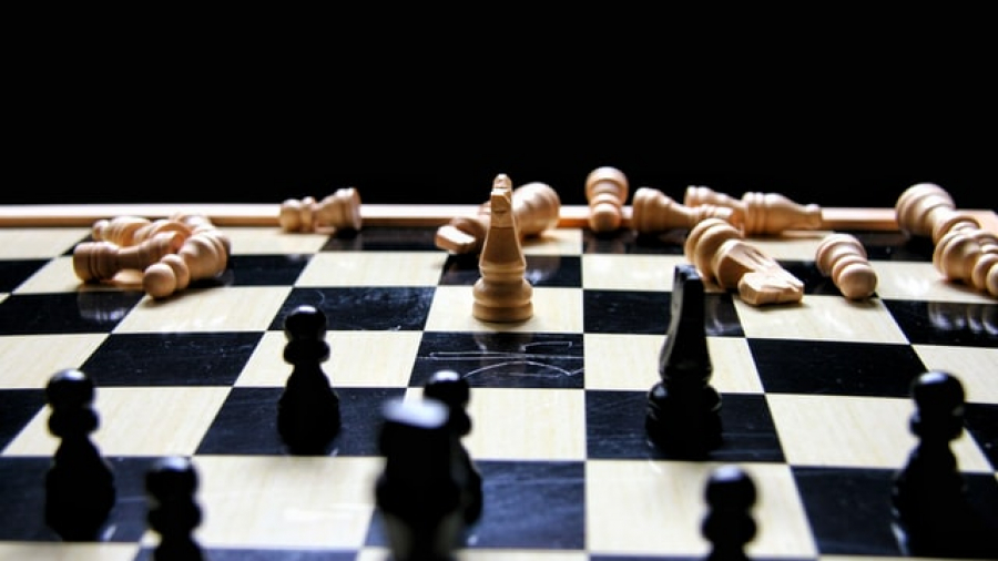 Gambito de dama aumenta el interés por el ajedrez