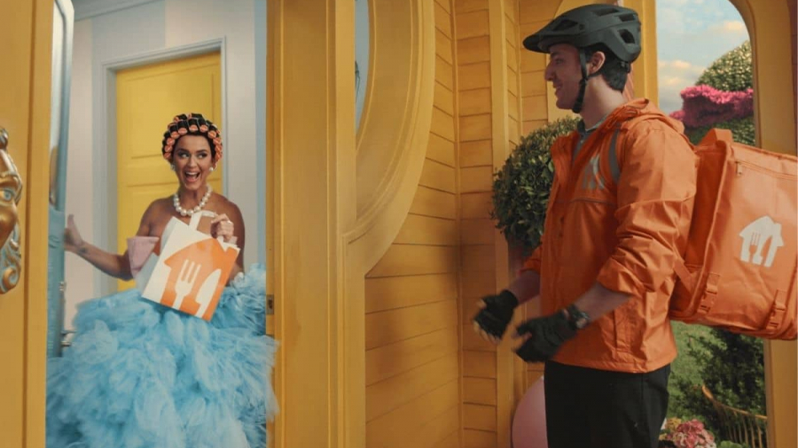 Katy Perry protagoniza la nueva campaña de Just Eat Takeaway