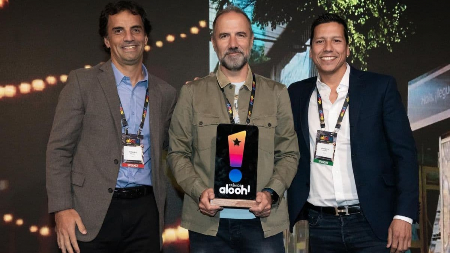 Super gana dos oros en los Premios ALOOH 2022